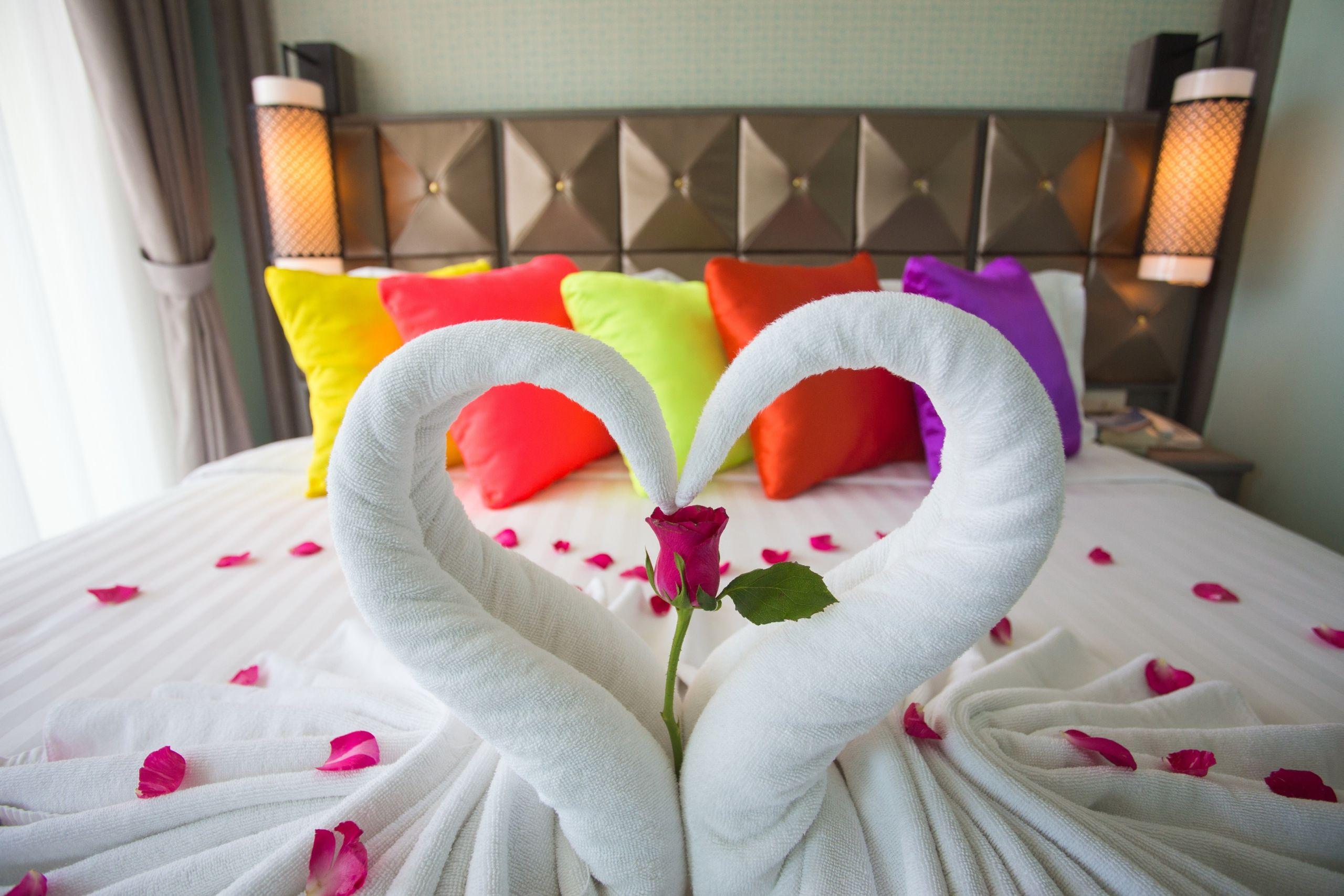 Add Plus Hotel & Spa Patong Esterno foto