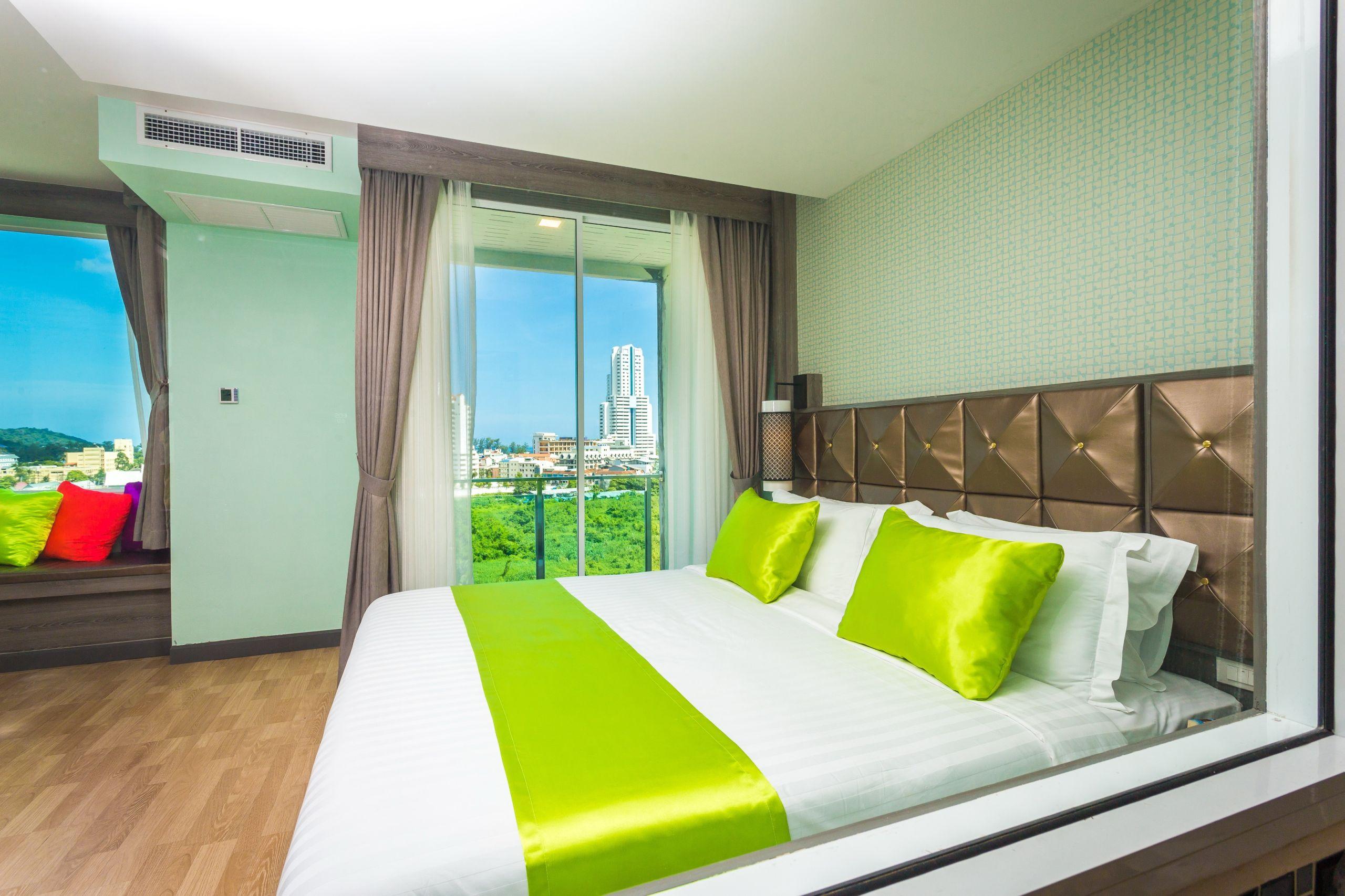 Add Plus Hotel & Spa Patong Esterno foto