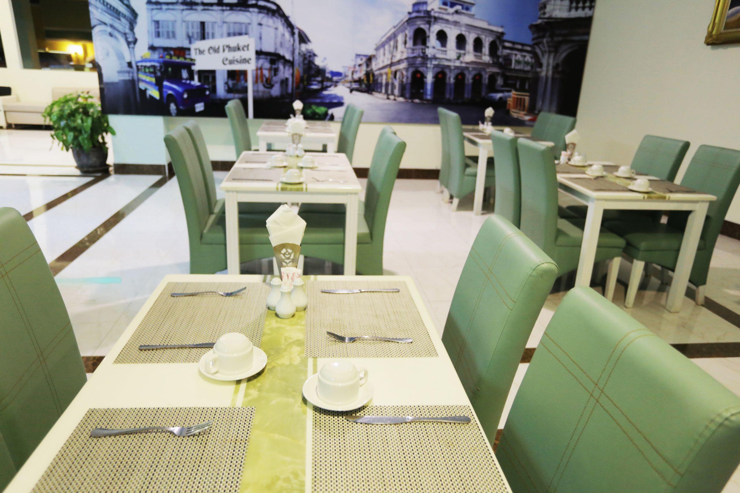 Add Plus Hotel & Spa Patong Esterno foto