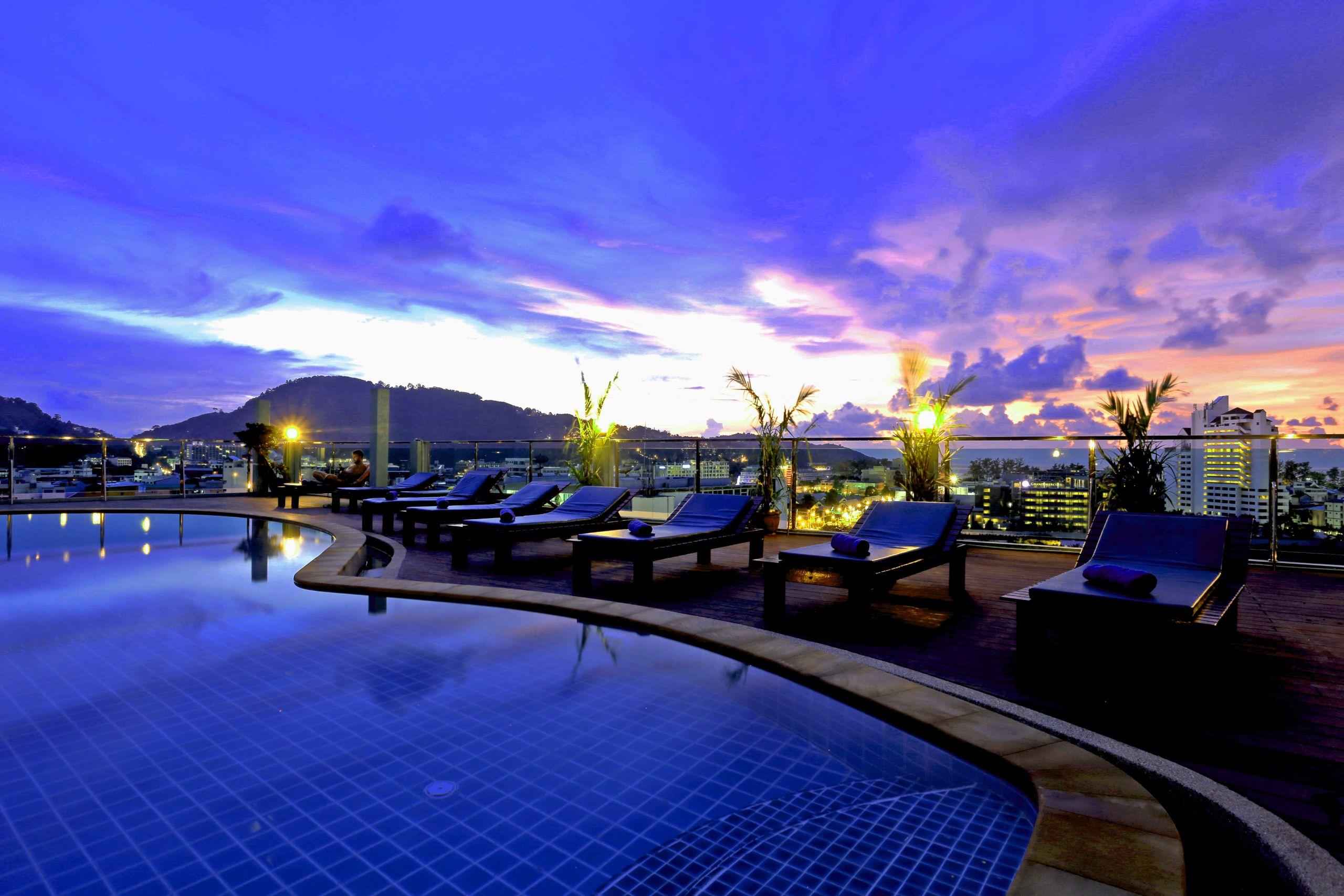 Add Plus Hotel & Spa Patong Esterno foto