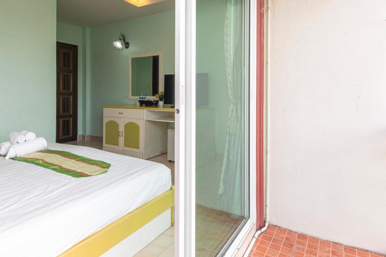 Add Plus Hotel & Spa Patong Esterno foto