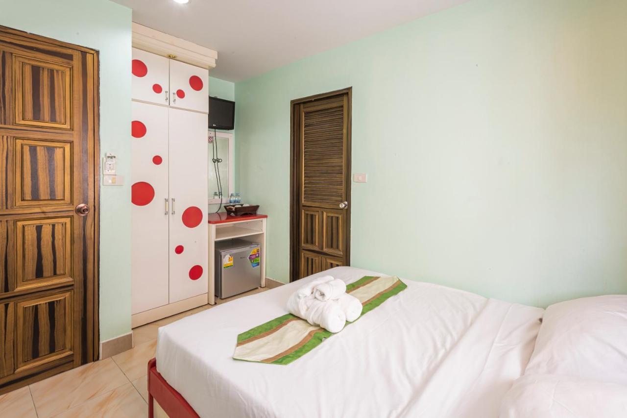 Add Plus Hotel & Spa Patong Esterno foto