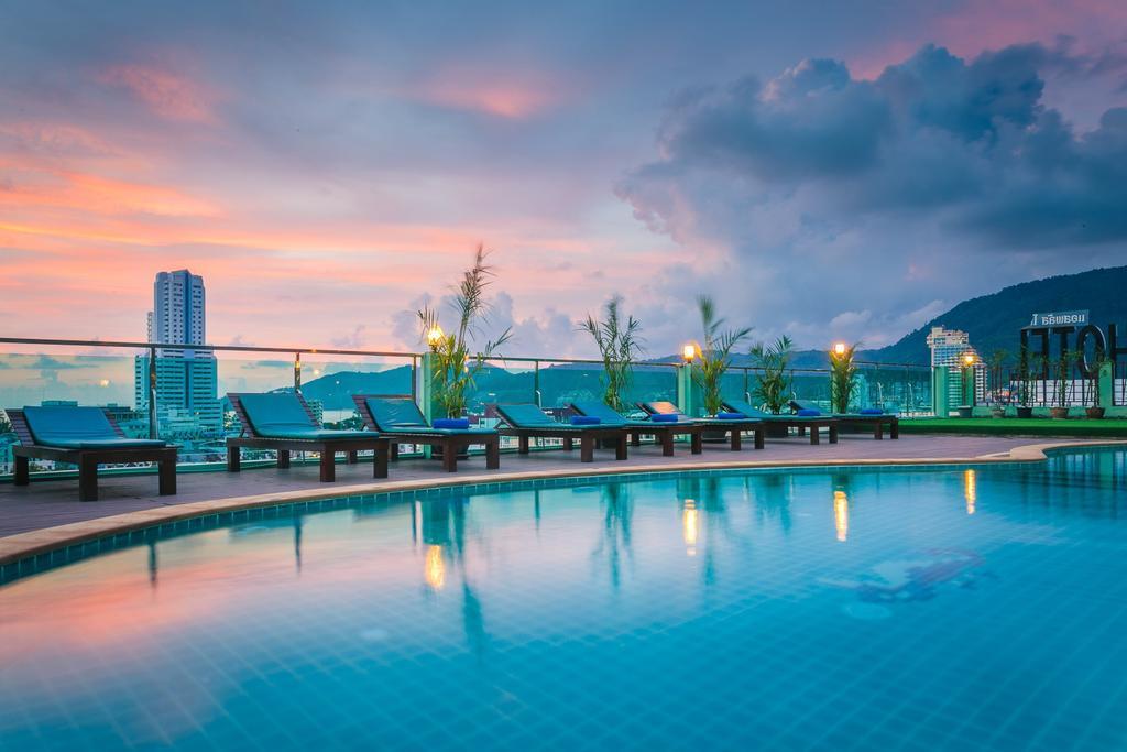 Add Plus Hotel & Spa Patong Esterno foto