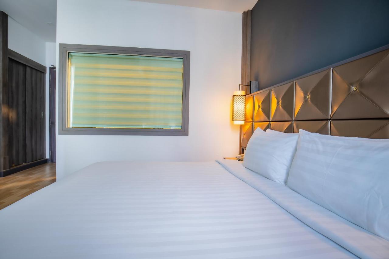 Add Plus Hotel & Spa Patong Esterno foto